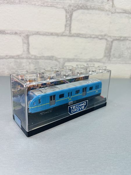Модель &ndash; Вагон метро у пластиковому боксі, 1:64 250417G фото