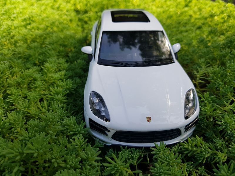 Машина металева 24047W "WELLY" 1:24 PORSCHE MACAN TURBO 24047W фото